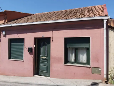 Casa en venta en Camino de Espiñeiro, 67, cerca de Travesía de Espiñeiro en Teis por 100,000 €