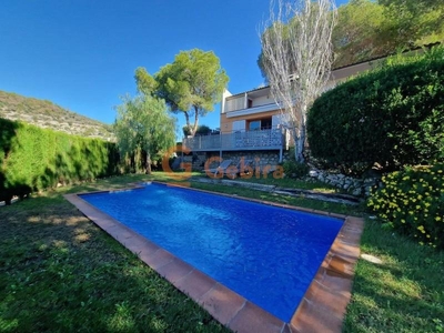 Casa en venta en Castellet i la Gornal