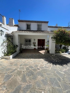 Casa independiente en venta en Nueva Andalucía, Marbella