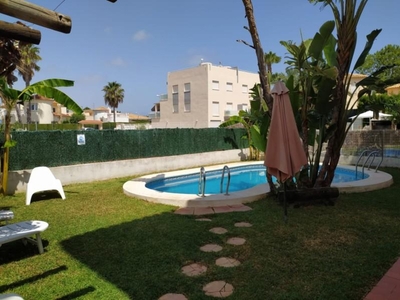 Chalet en venta en Oliva Nova