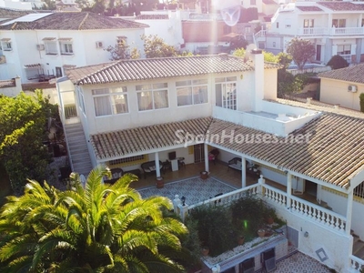 Villa en venta en Arroyo de la Miel, Benalmádena