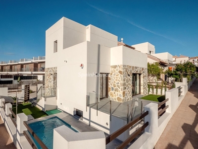 Villa en venta en Los Almendros-La Florida, Orihuela