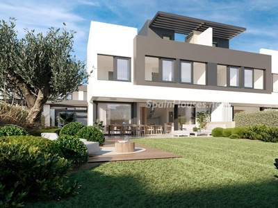 Villa en venta en Nueva Atalaya, Estepona