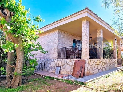 Villa en venta en Zona Pueblo, L'Eliana