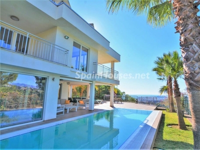 Villa independiente en venta en Mijas