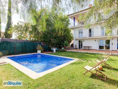 Alquiler casa piscina Vallpineda-santa barbara