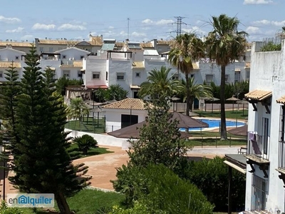 Alquiler de Casa 4 dormitorios, 2 baños, 1 garajes, Buen estado, en Dos Hermanas, Sevilla