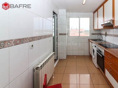 Alquiler piso con 2 habitaciones con ascensor, parking, piscina y aire acondicionado en Madrid