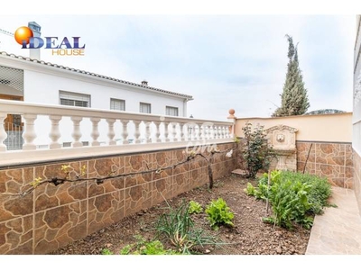 Casa adosada en venta en Calle los Tortolas, nº 28 A