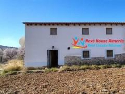 Casa con terreno en Vélez-Rubio