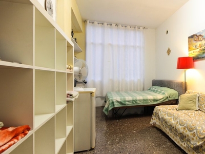 Habitación doble en alquiler, apartamento de 4 dormitorios, Poblenou