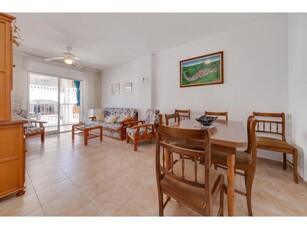 Apartamento de tres dormitorios a 150 metros de la playa