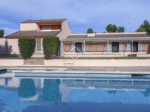 Chalet en venta en Chiva, Valencia