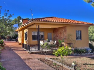 Chalet en venta en Chiva, Valencia