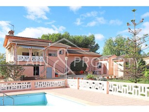 Chalet en venta en Montserrat, Valencia