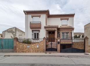 Chalet en venta en Santa Fe, Granada