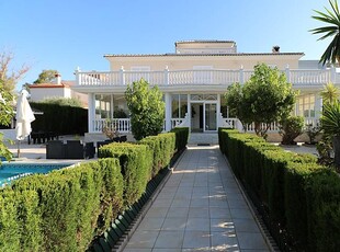 Gran villa con piscina climatizada en Torremolinos