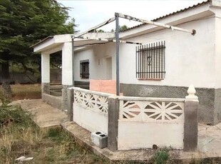 Piso en venta en Villar de Cañas de 5 habitaciones con terraza y jardín