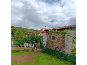 Se Vende Casa de Piedra con Terreno en Valle de Mena