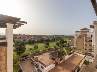 Venta de ático en calle Rector José Vida Soria de 3 habitaciones con terraza y piscina