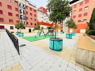 Venta de piso en El Pilar - La Estación de 2 habitaciones con terraza y piscina