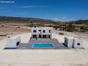 Villa en Venta en Pinoso, Alicante