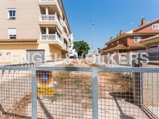 Apartamento bajo vivienda para reformar con terreno. en Canet d´en Berenguer