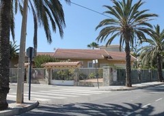 Villa independiente en venta en Centro, Torrevieja