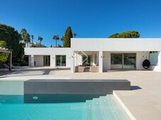 Casa / villa de 1,623m² con 400m² terraza en venta en Nueva Andalucía