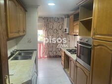 Piso en venta en Avenida Juan Carlos I en Castilleja de la Cuesta por 68.000 €