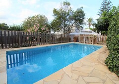 Venta de casa con piscina y terraza en Es Castell