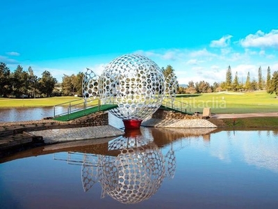 Ático venta de ático con tres dormitorios en las lagunas de miijas, málaga, costa del sol en Mijas