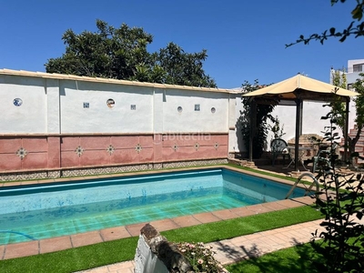 Casa adosada en calle don manuel duarte casa adosada con 4 habitaciones con parking, piscina y aire acondicionado en Valencina de la Concepción