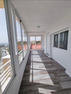 Piso con 2 habitaciones con ascensor y parking en Fuengirola