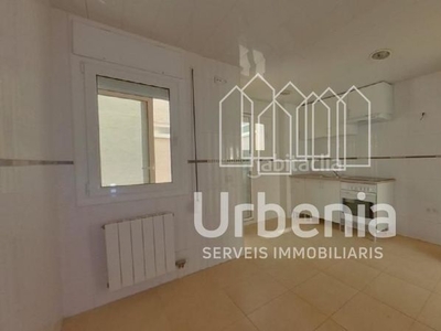 Piso en alquiler , con 120 m2, 2 habitaciones y 2 baños, piscina, ascensor y calefacción gas ciudad. en Sant Andreu de Llavaneres