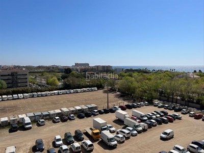 Piso en passeig de la costa brava 47 piso de 4 habitaciones más plaza de aparcamiento en pueblo nuevo en Pineda de Mar