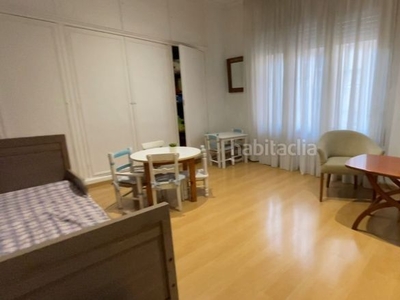 Piso en ronda del general mitre 107 piso con 5 habitaciones amueblado con calefacción y aire acondicionado en Barcelona