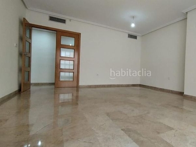 Piso perfecto estado + plaza de garaje + trastero en ramon y cajal en Cartagena