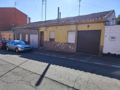 Venta de casa en La Bañeza