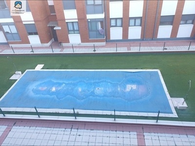 Venta de piso con piscina y terraza en Cabezón de Pisuerga, Centro