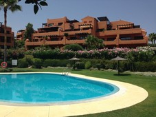 Venta de piso con piscina y terraza en Estepona, Urb. Jardines de Nueva Galera
