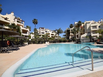 Apartamento en venta en New Golden Mile, Estepona, Málaga