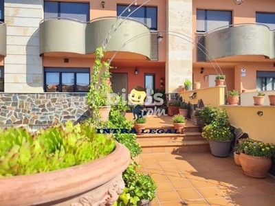 Casa adosada en venta en Los Almendros