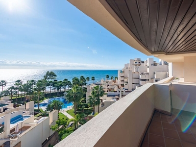 Apartamento en venta en New Golden Mile, Estepona, Málaga