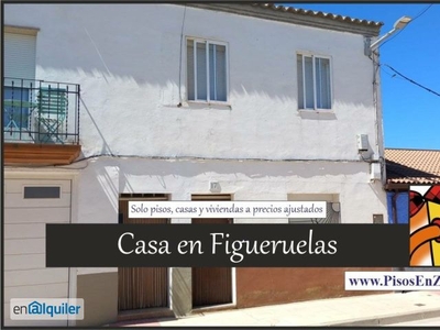 ¿ Buscas una casa con nave y un patio grande en Figueruelas