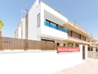Casa adosada en venta en Los Balcones - Los Altos del Edén, Torrevieja