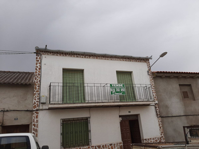 Casa adosada en venta en Piedrabuena