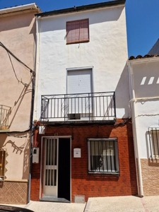 Casa adosada en venta en Valdepeñas de Jaén