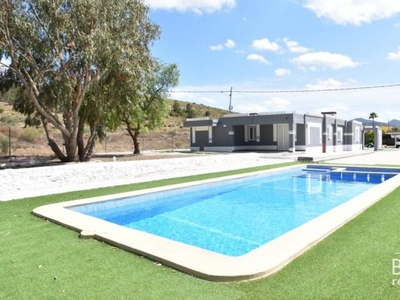 Casa en venta en Hondón de las Nieves