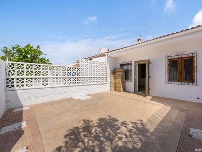 Casa en venta en Torrevieja, Alicante